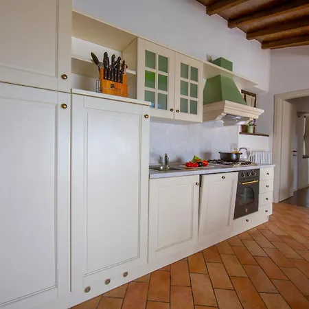 Liano Apartment *