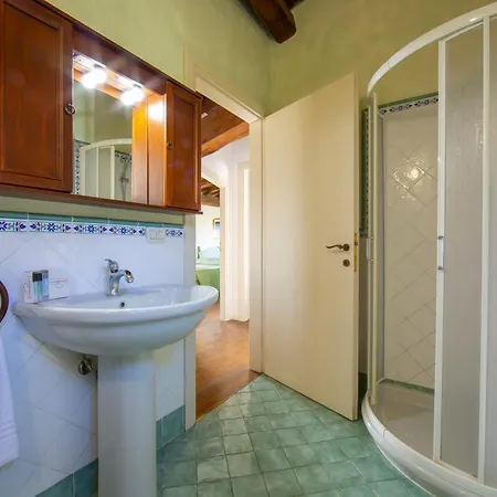 Liano Apartment *