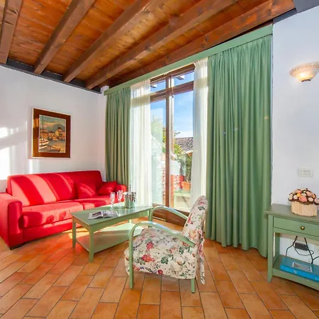 Liano Apartment *