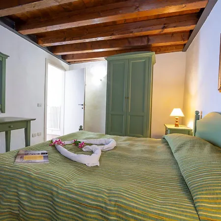 Liano Apartment *