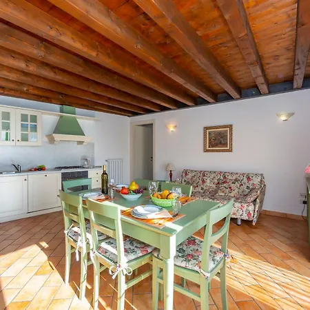 Liano Apartment